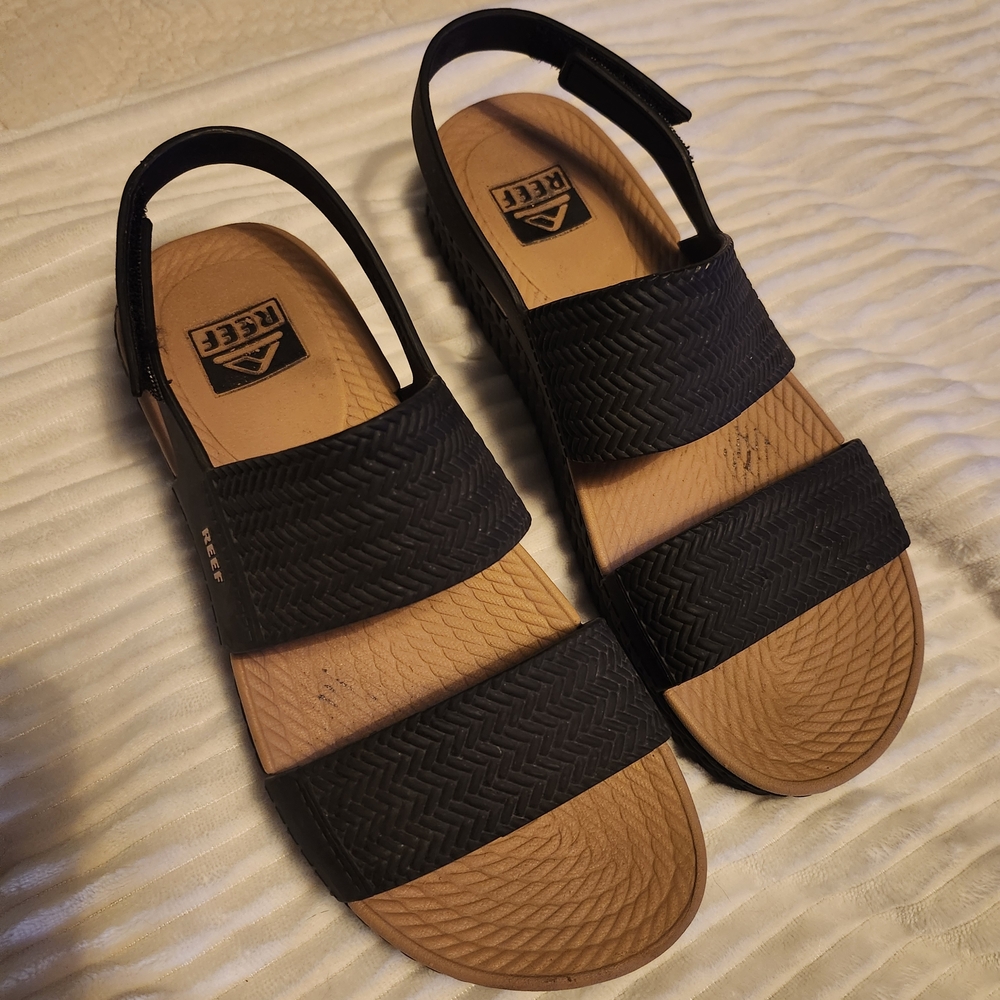 REEF Black and Tan Sandals